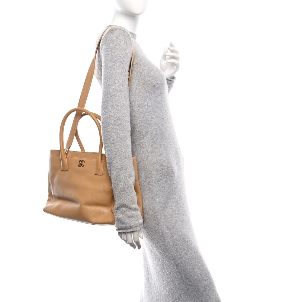 Reserved- Vintage CHANEL Cerf Exec Tote Bag 24k Gold work bag - Picture 16 of 17